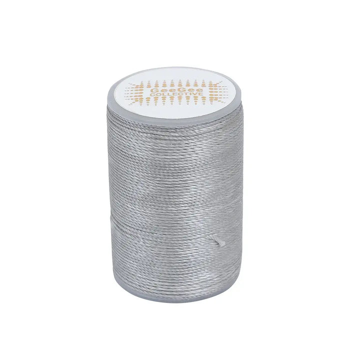 Grey horse plaiting thread spool crafted for strong and secure plaits. Waxed texture ensures easy handling and damage-free grooming.