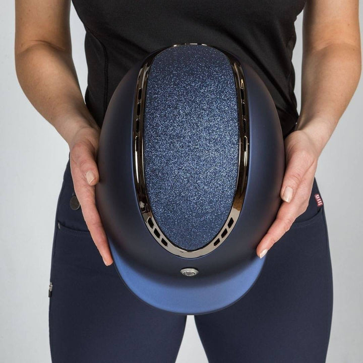 Back On Track EQ3 Pardus Smooth with Sparkle helmet featuring a matte finish and glittery 'Sand' accent, designed with MIPS technology for enhanced safety.